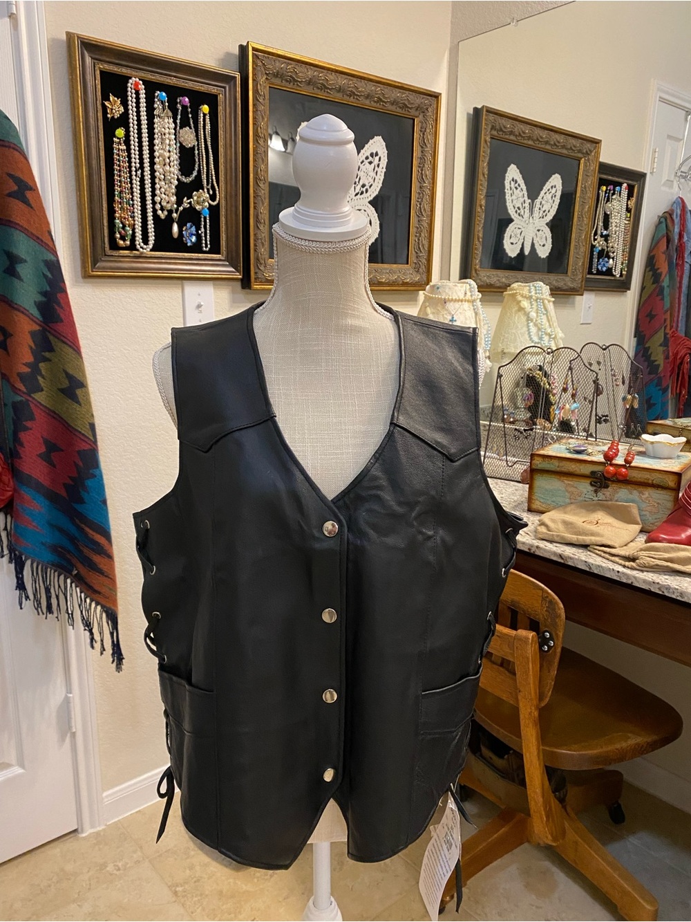 Women's Black Leather Snap-Front Vest Adjustable 3XL